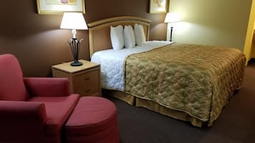 Premium bedding, desk, iron/ironing board, free WiFi