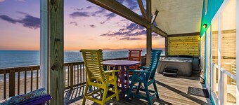 MoonStone Ocean front! 3 BR og 2 BTH, Gourmet køkken Awesome Deck