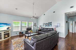 TV, fireplace, DVD player, books