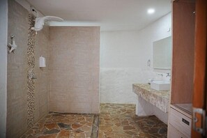Bathroom - Hotel Isla Real (Cartagena)