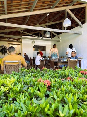 Outdoor dining - Pousada Hippopotamus (Jijoca de Jericoacoara)