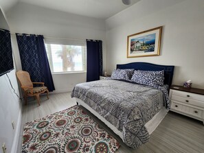 2 bedrooms, iron/ironing board, WiFi, bed sheets - Beautiful 2/2 condo right on the beach with water  view from every room. (belleair beach)