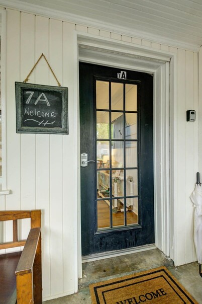 * *PROFESSIONALLY CLEANED l BEACH CHIC COASTAL VILLA!*COME RELAX! ☀️🦀❤️