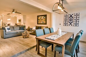 Luxury Suite, 1 Bedroom, 2 Bathrooms, Partial Ocean View (Casa Azul) | In-room dining - Beachfront Villas at Crystal Cove (St. Thomas)