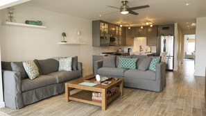 Suite Luxe, 1 chambre, 2 salles de bains, vue océan (Villa Nautilus) | Salle de séjour