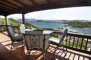 Utsikt mot strand/hav