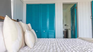 Design Villa | 2 bedrooms, Egyptian cotton sheets, premium bedding, memory-foam beds