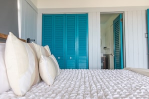 2 bedrooms, Egyptian cotton sheets, premium bedding, memory foam beds - Villa Marina Vista (St. Thomas)