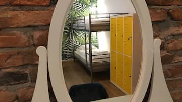 Shared Dormitory, Women only (1 bed)