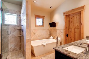 Premium House, 5 Bedrooms, Hot Tub, Mountain View (Keystone Prospectors Home 669) | Bathroom | Jetted tub, hair dryer, towels, soap