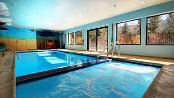 Panoramic Condo, 4 Bedrooms, Jetted Tub, Mountain View (Gateway Lodge 5089) | Pool | Indoor pool