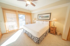 Condo panorâmico, 4 quartos, banheira de hidromassagem, vista para a montanha (Gateway Lodge 5089) | 4 quartos, individualmente decorados, individualmente mobiliados