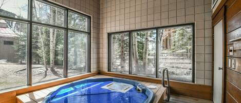 Indoor spa tub