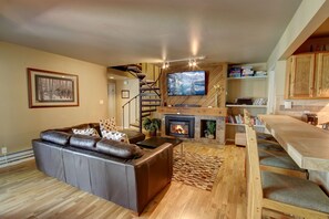 Condo design, 3 quartos, lareira, vista para o pátio (Flying Dutchman 1164) | Fachada