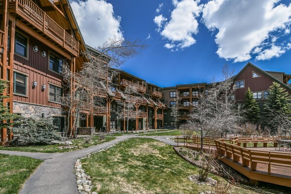Design Condo, 2 Bedrooms, Patio, Mountain View (Tenderfoot Lodge 2613) | Exterior