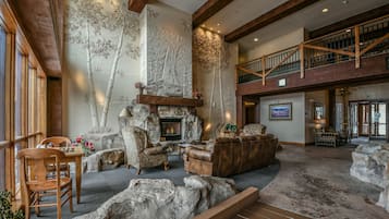 Studio Classique, plusieurs lits, bain à remous, côté piste de ski | Entrée intérieure