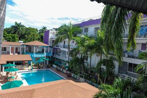 Premium bedding, in-room safe, desk, blackout drapes - Gloriana Hotel (Montego Bay)