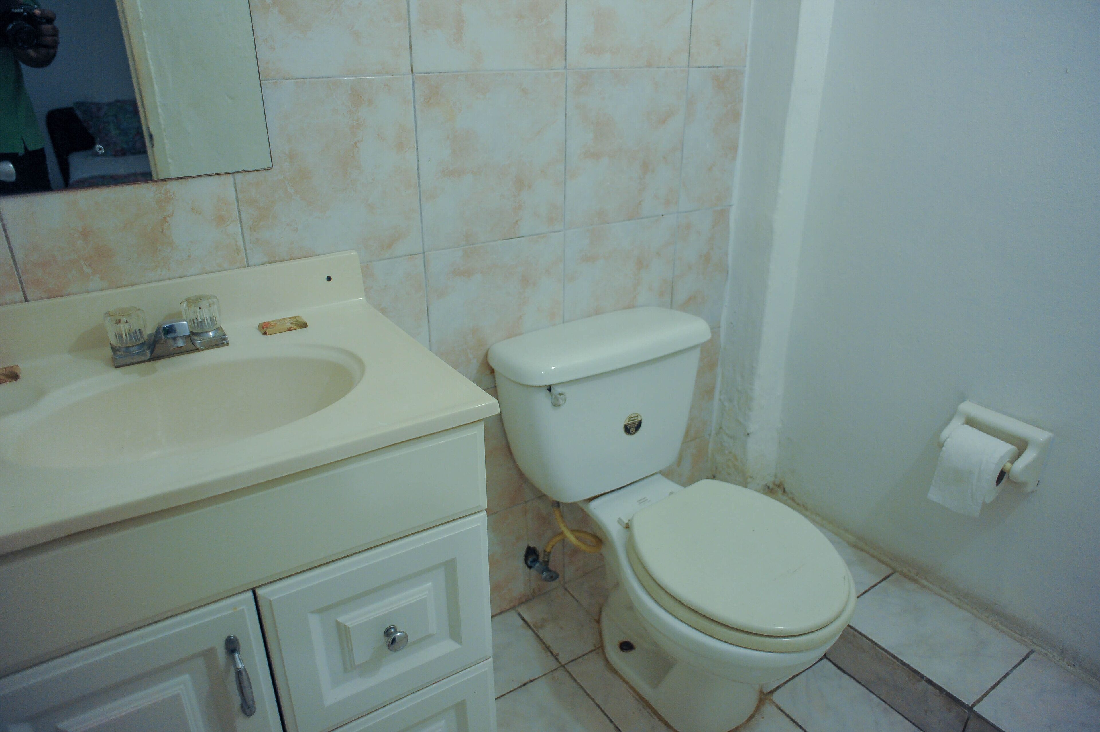 shared dormitory, multiple beds, non smoking | bathroom | combined shower/bathtub, free toiletries, towels