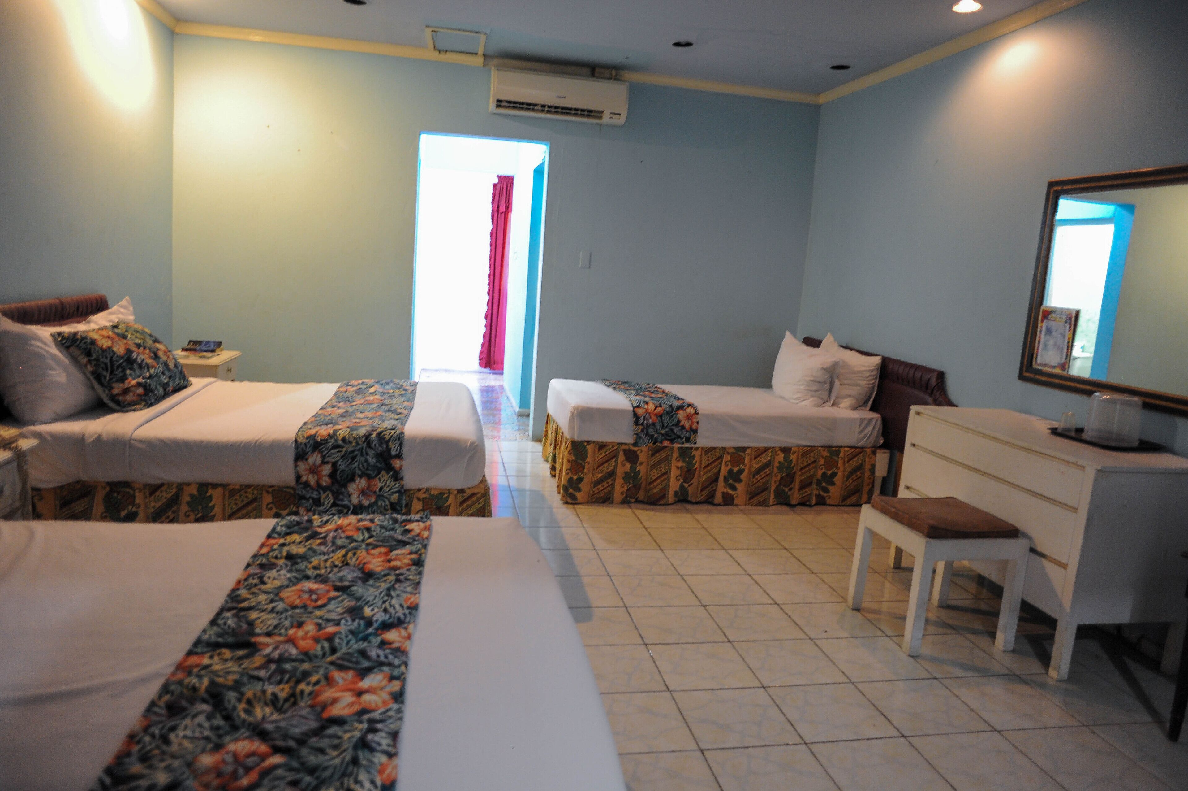 premium bedding, in-room safe, desk, blackout curtains