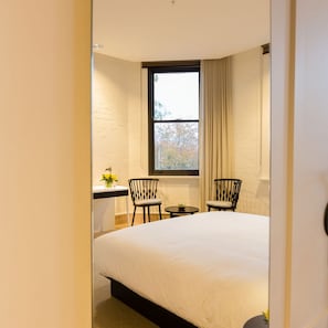 Minibar, Zimmersafe, Schreibtisch, schallisolierte Zimmer