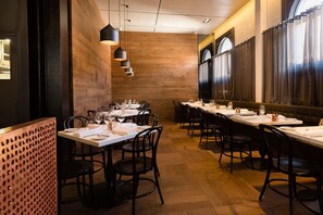 Breakfast area - Coppersmith Hotel (South Melbourne)
