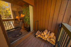 Exterior - Wild Irishman 1043 (Keystone)