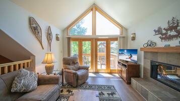 Classic Townhome, 2 Bedrooms, Hot Tub, Resort View | Exterior