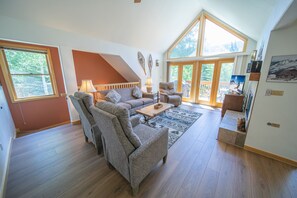 Classic-Stadtwohnung, 2 Schlafzimmer, Whirlpool, Blick auf die Anlage | Außenbereich