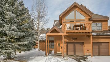 Classic Townhome, 2 Bedrooms, Hot Tub, Resort View | Exterior