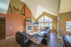 Deluxe Condo, 4 Bedrooms, Balcony, Mountain View (Gateway Lodge 5099) | Living area - Gateway Lodge 5099 by SummitCove Vacation Lodging (Keystone)
