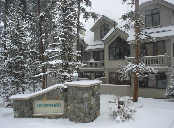 Premium Townhome, 3 Bedrooms, Hot Tub, Resort View (Ironwood 2988) | Exterior