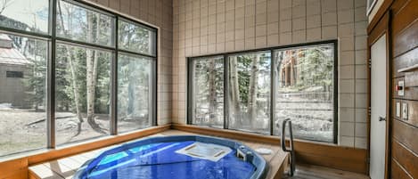 Signature Condo, 2 Bedrooms, Balcony, Mountain View (Ski Run 501) | Exterior