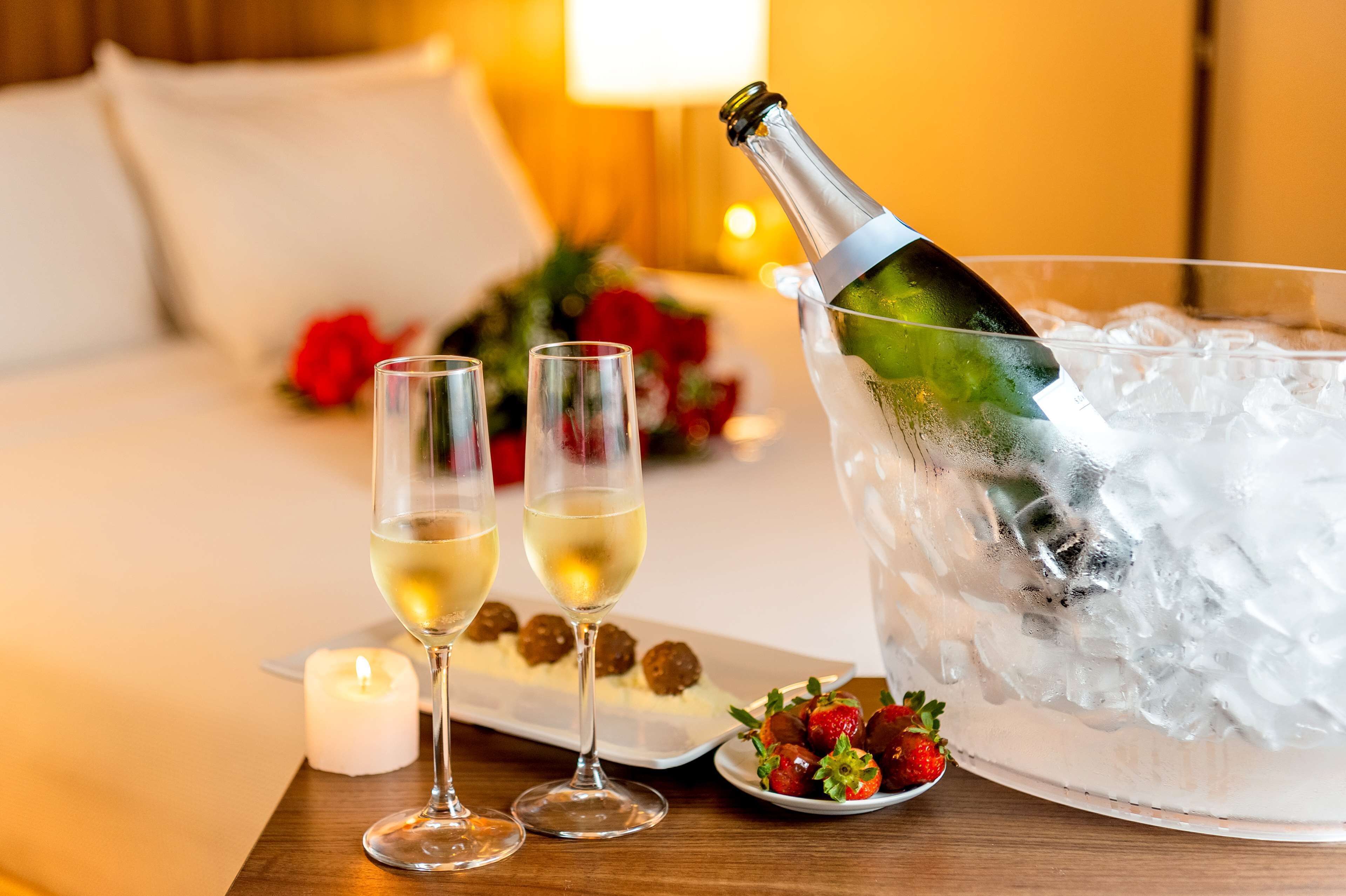 premium bedding, down duvets, minibar, in-room safe