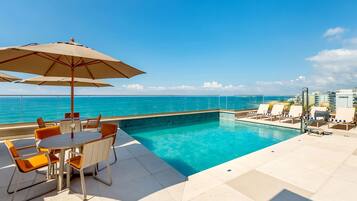Quarto (2 Twin and 1 Sofa Bed) | Pool | Utomhuspool