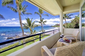 Property grounds - DISCOUNTED OCTOBER Special - Oceanfront Private Home (Kihei)