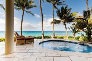 Piscina all'aperto, una piscina riscaldata
