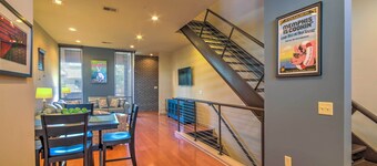 2BR 2.5 BA Memphis Condo - Prime Downtown Location!