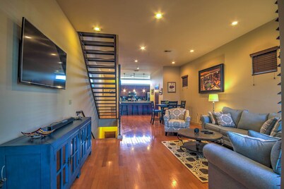 2BR 2.5 BA Memphis Condo - Prime Downtown Location!
