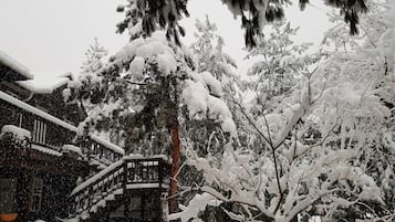 Room (Sancheoneo) | Balcony