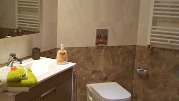 Departamento, 2 habitaciones | Baño | Tina y regadera independientes y tina de hidromasaje