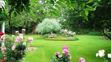 家庭公寓, 2 间卧室, 花园景观 | 客房景观