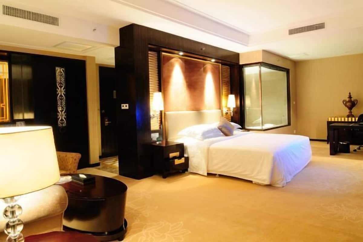 1 Schlafzimmer, Minibar, Zimmersafe, Schreibtisch