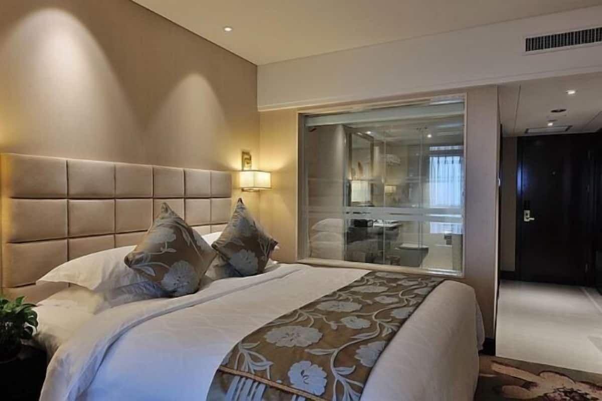 1 Schlafzimmer, Minibar, Zimmersafe, Schreibtisch