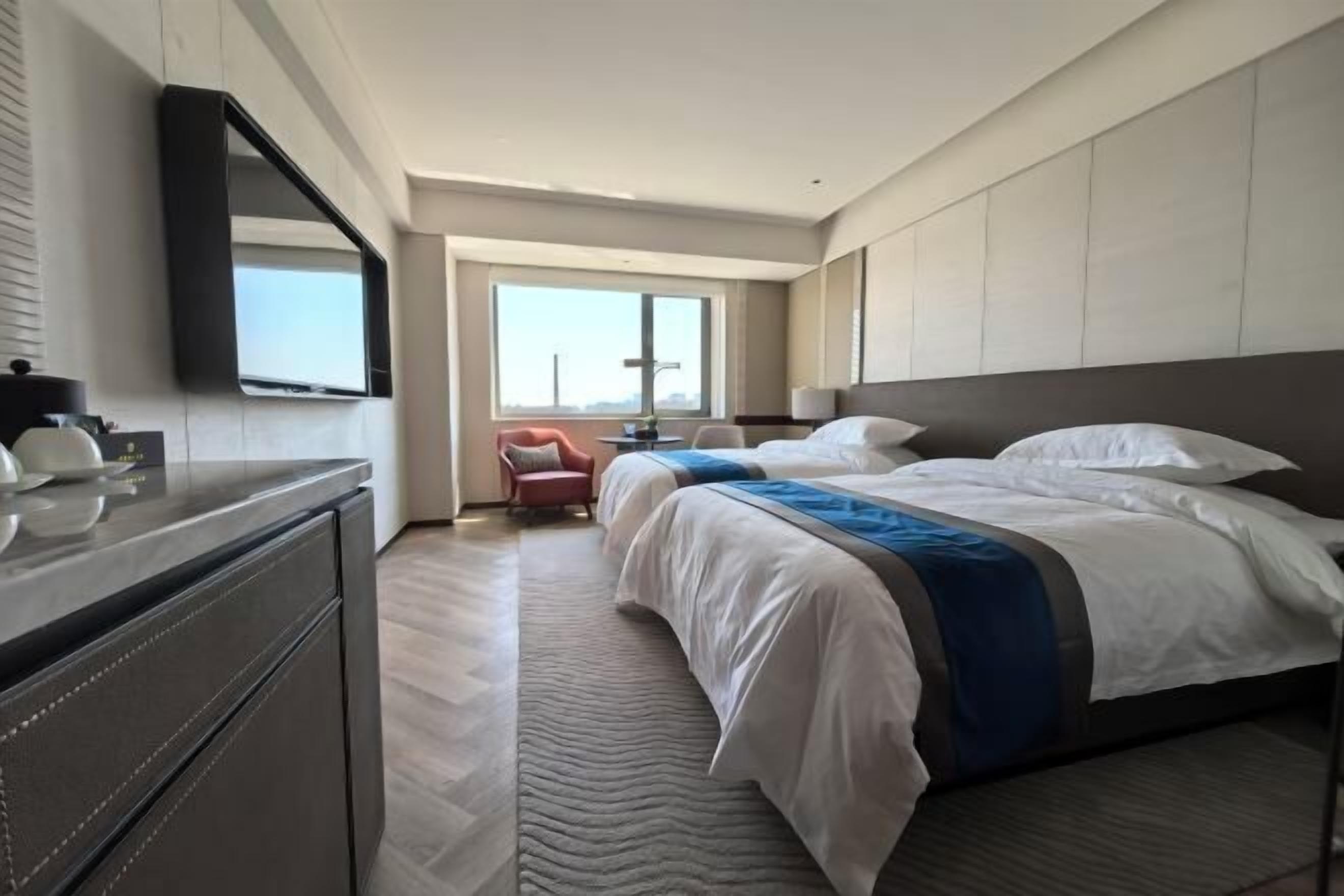 1 soverom, minibar, safe på rommet og skrivebord