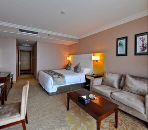 1 bedroom, minibar, in-room safe, desk