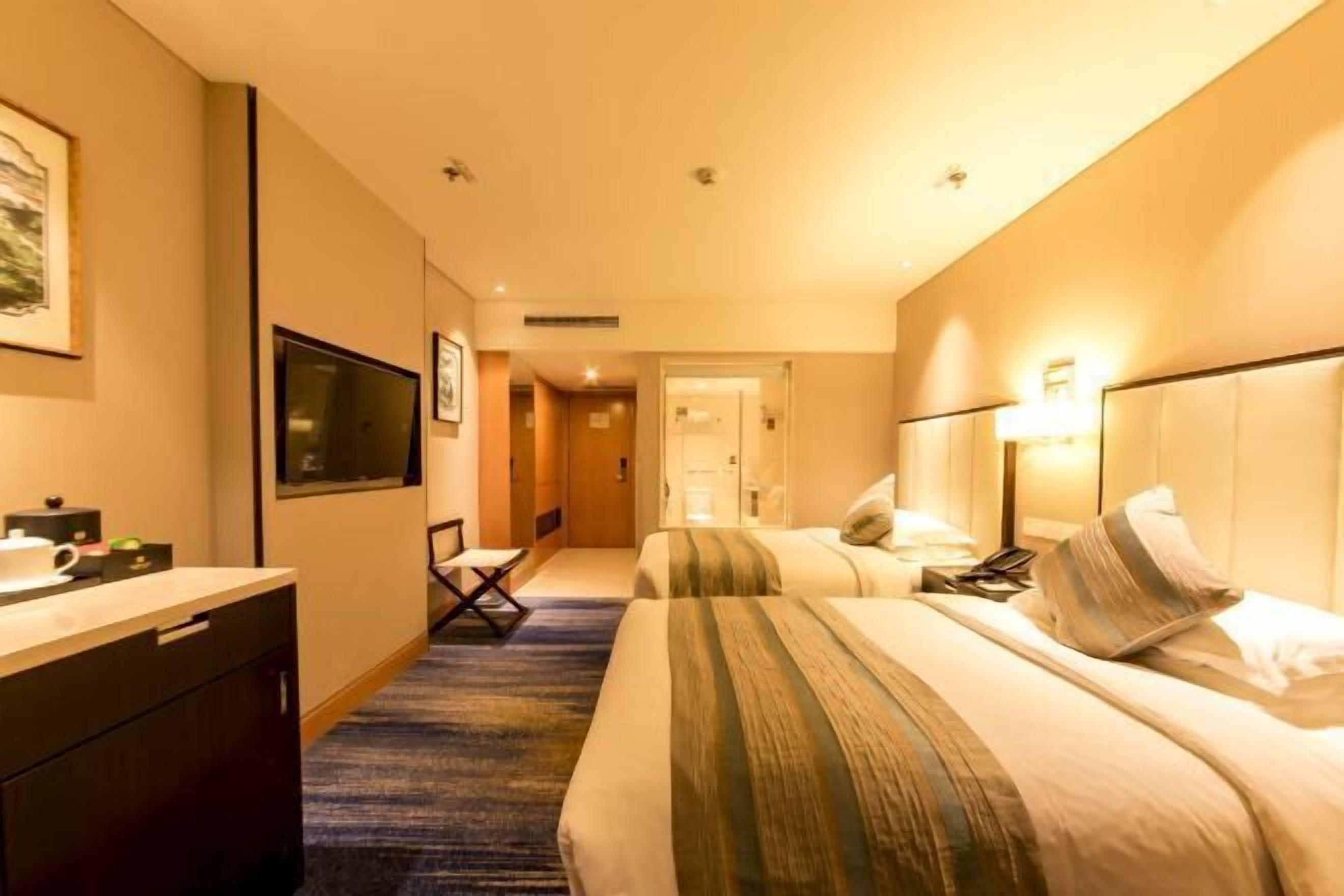 1 soverom, minibar, safe på rommet og skrivebord