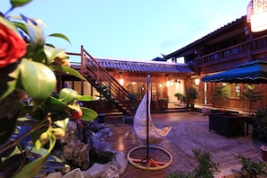 Front of property - Village Green Inn (Lijiang)