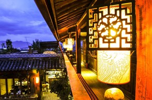 Exterior detail - Village Green Inn (Lijiang)