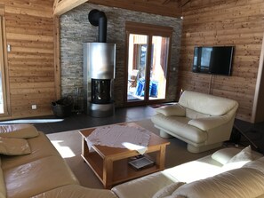 Smart TV, table tennis, books, stereo - Luxury chalet (about 250 sqm) - built in 2016 - Grächen (Valais) / near Zermatt (Grächen)