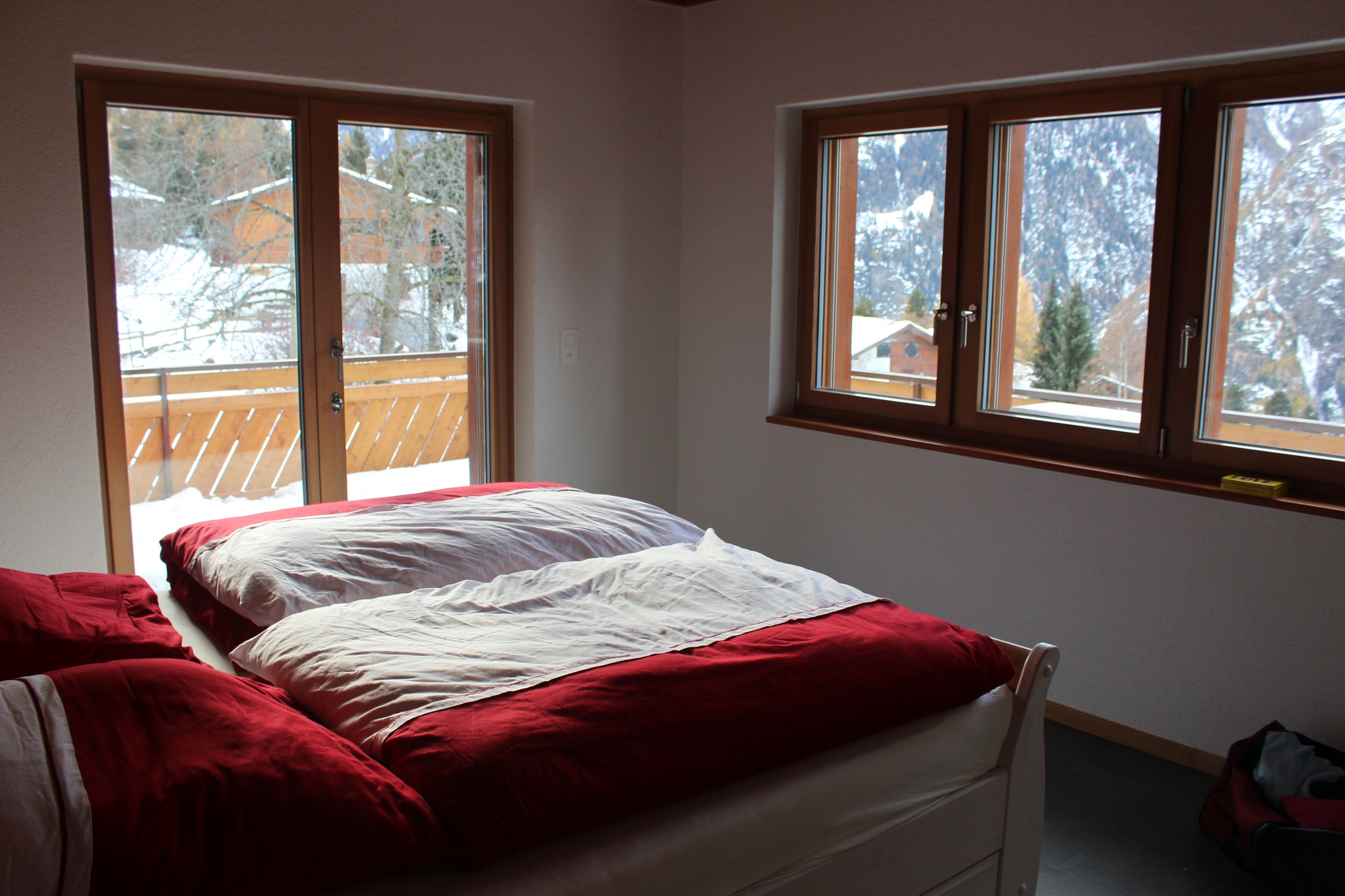 6 bedrooms, desk, iron/ironing board, free WiFi
